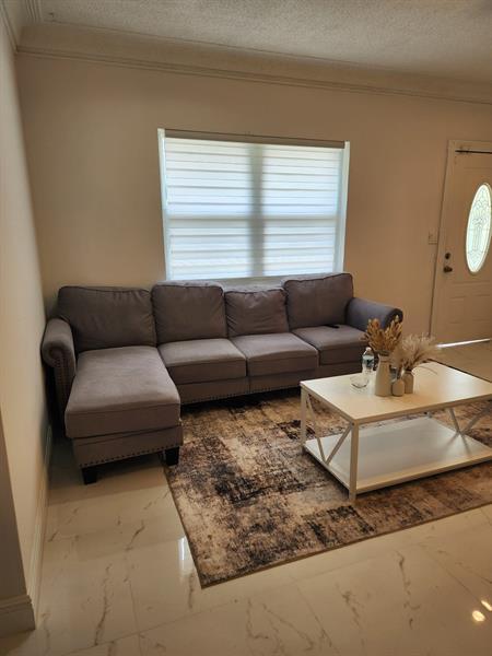 Photo - 2005 Mercer Ave