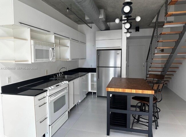 Photo - 690 SW 1st Ct Unit 1220