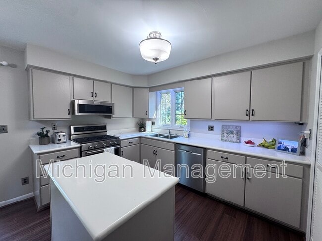 Photo - 42098 Banbury Rd