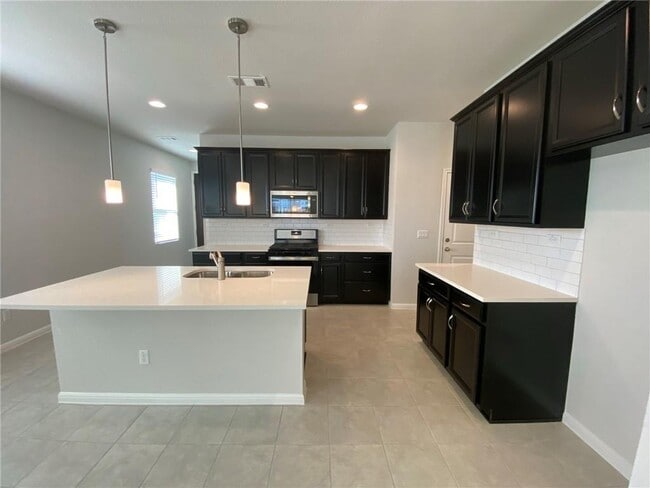 Photo - 384 Gaida Loop