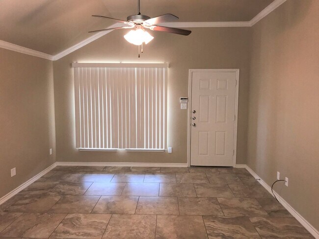 Photo - 2 Bedroom / 2 Bath Duplex off Clear Creek – Killeen, TX