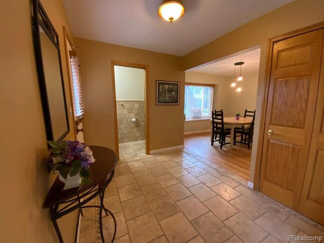 Photo - 1992 Seabright Ct Condo