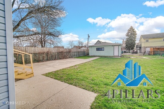 Photo - Spacious 4-Bedroom Home in Hammond, IN wit...