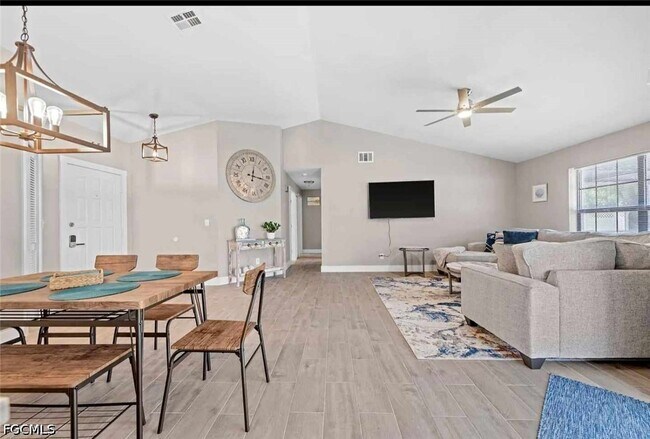 Photo - 2206 SE 4th St