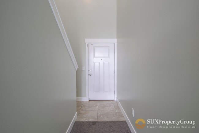 Photo - Stunning Townhome In Desirable Riverton Area