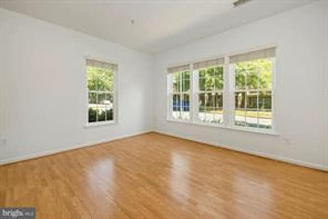 Photo - 2 LEVEL CONDO WITH 1 CAR GARAGE, DEN/LOFT ON THE BEDROOM LEVEL, VERY OPEN FLOOR Unit A
