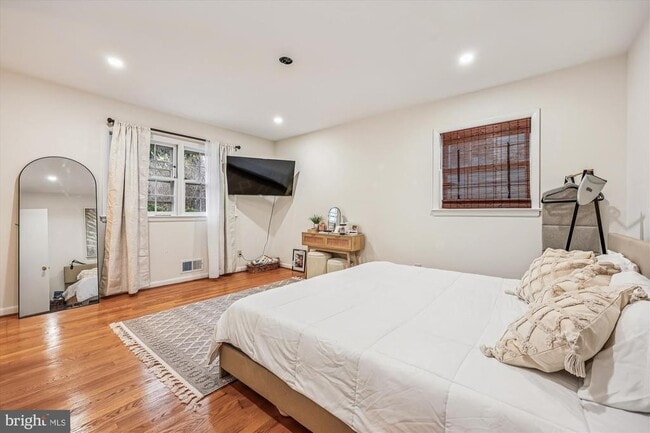 Photo - 11712 Seven Locks Rd