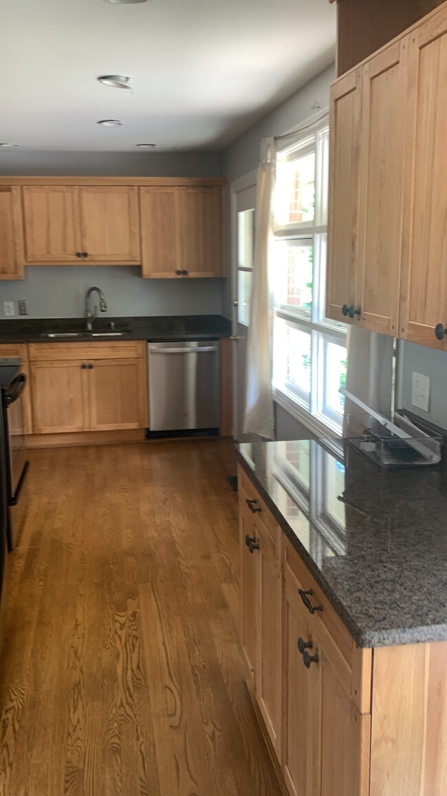 Photo - 619 Crieve Rd