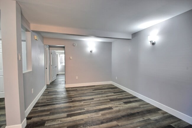 Photo - 153 St Georgeb St Unit b