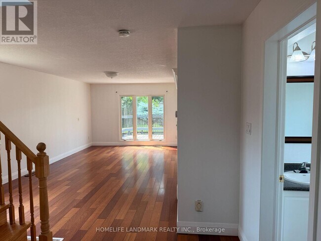 Photo - 921 Windflower Pl