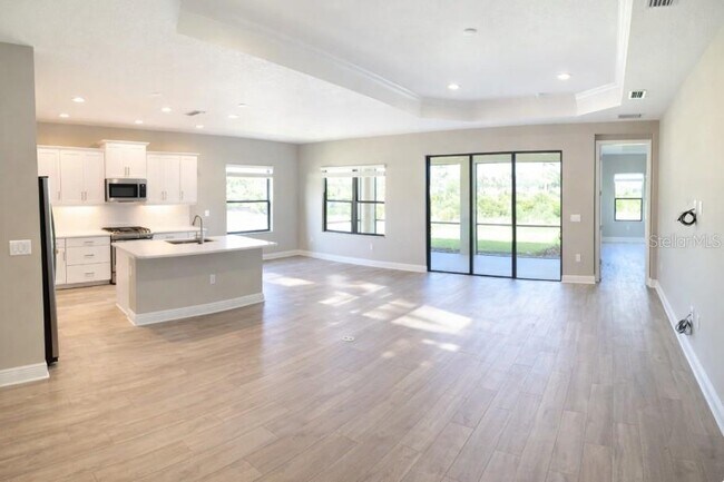 Photo - 341 Ariano Ave