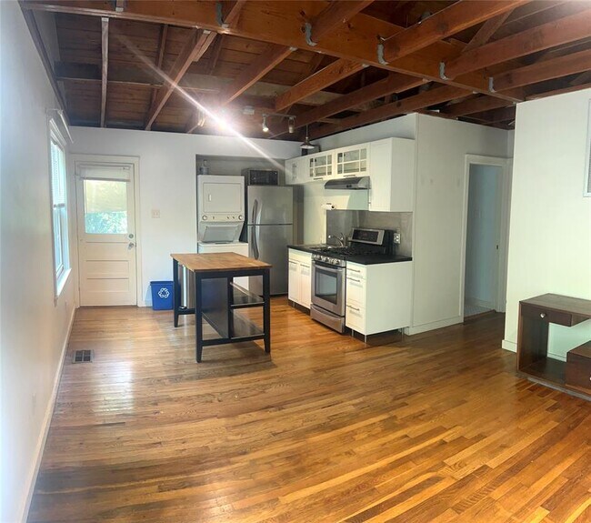 Photo - 1322 Morgan Ln