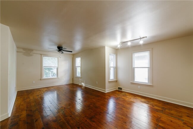 Photo - 42 Shepard St