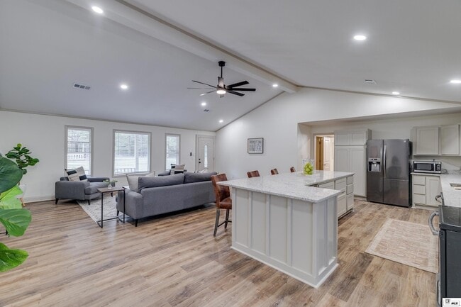 Photo - 281 Williams Rd