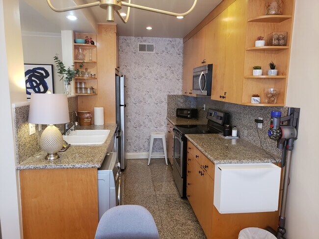 Kitchen - 11718 Darlington Ave Unit 7