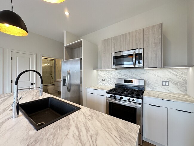 Photo - 6340 W Belmont Ave Unit 103