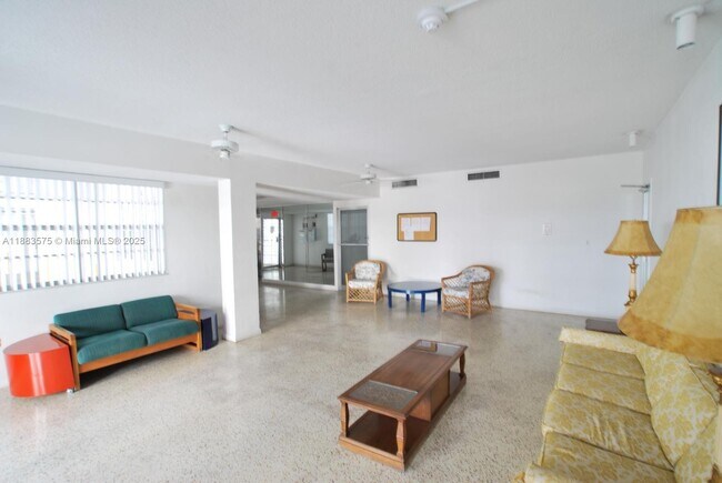 Photo - 1662 Lincoln Ct Unidad 402 Rental