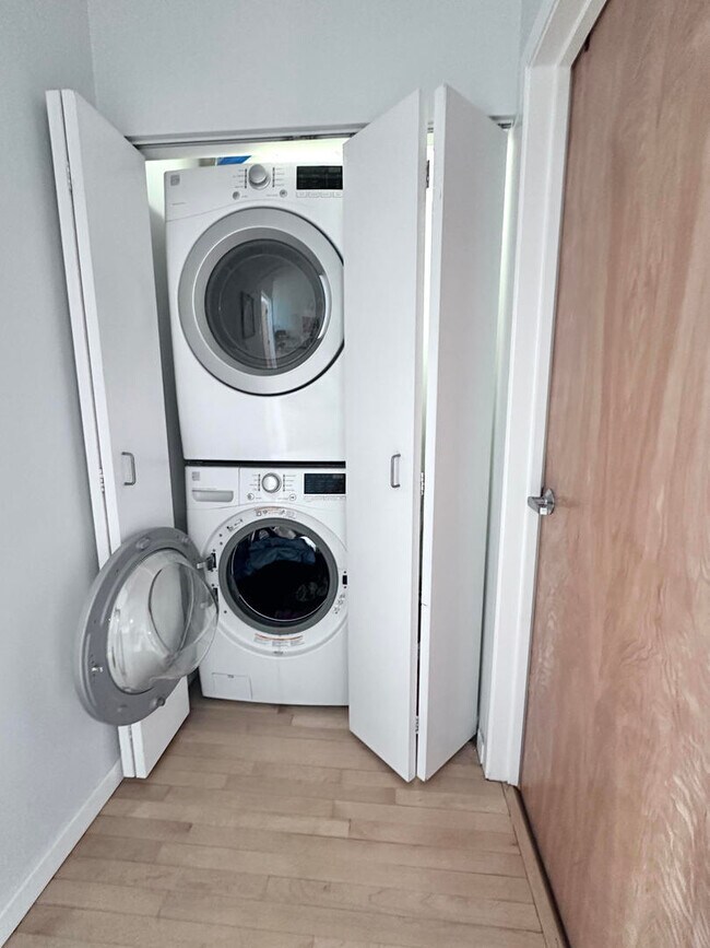 Photo - 1845 S Michigan Ave Unidad 1109