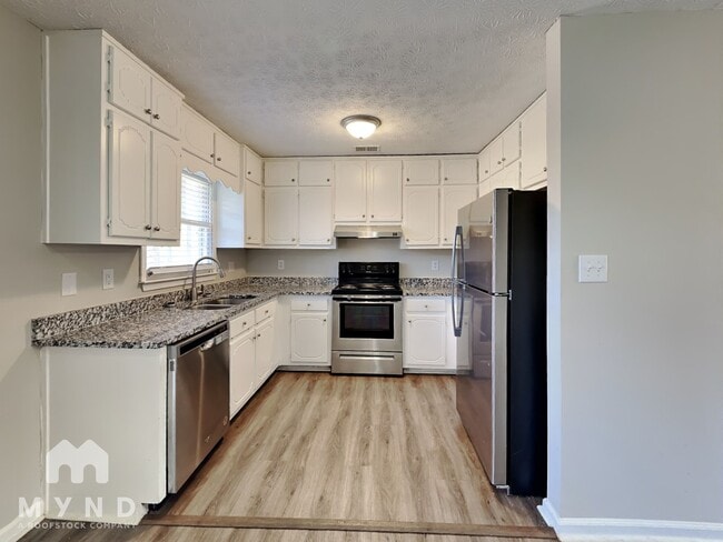 Photo - 105 Stephens Ave