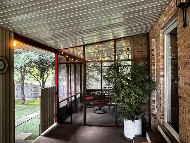Building Photo - 1625 Beecher Ave Rental