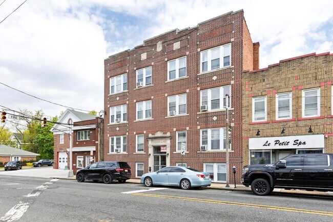 Photo - 346 Union Ave