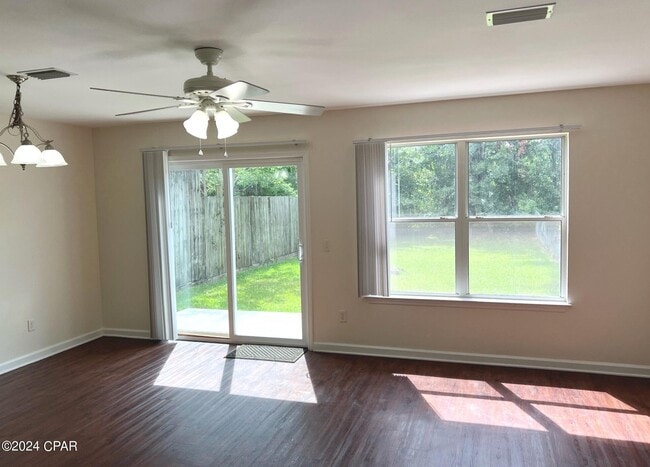 Photo - 1553 Mulberry Ave