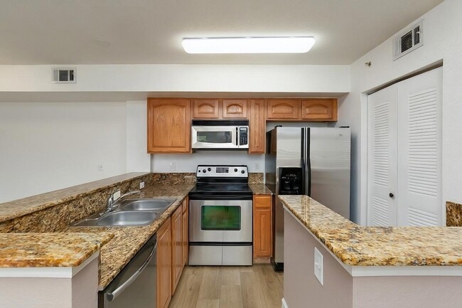 Photo - 281 SW Palm Dr Unit 102