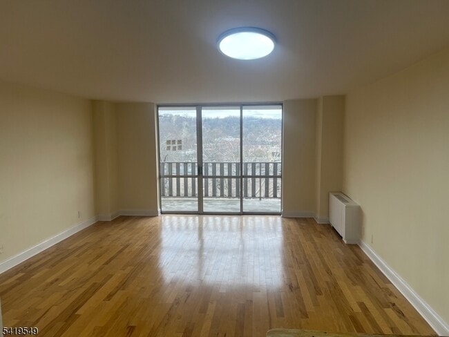 Photo - 530 Valley Rd