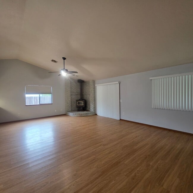 Photo - 651 Country Oak Dr
