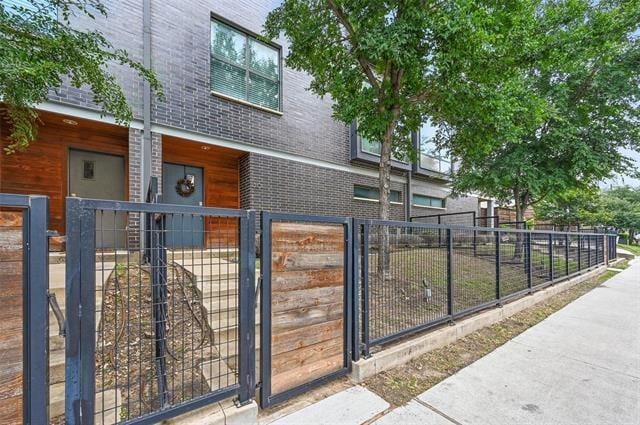 Building Photo - 2280 N Fitzhugh Ave Unit 30 Rental
