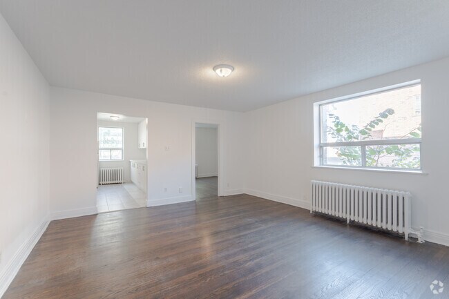 2BR, 1BA - 900SF - Living & Dining Room - 1524 Bathurst Street