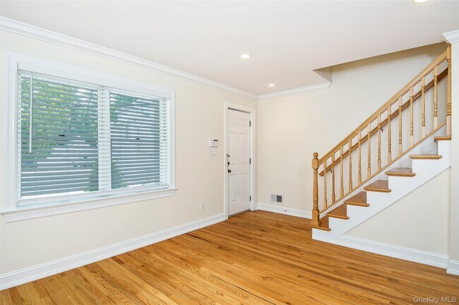 Photo - 38 High St Unidad Left