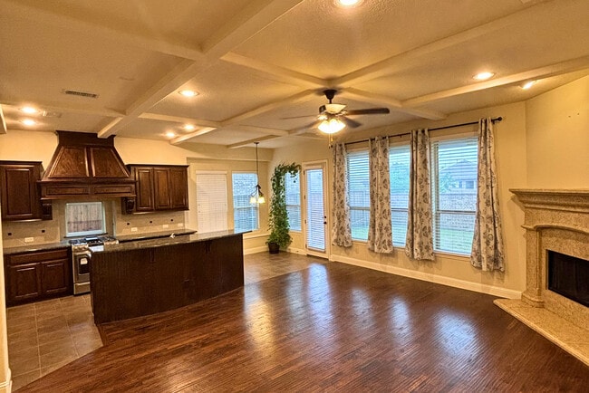 Photo - 5547 Lightfoot Ln