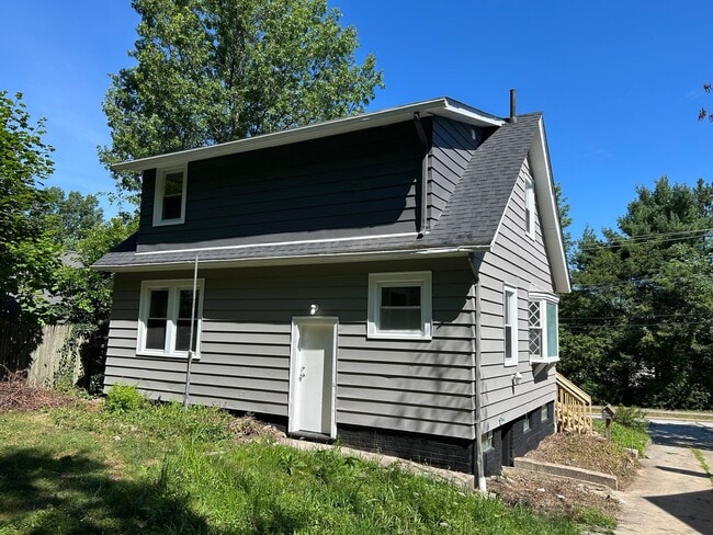 Photo - 4528 Rainbow Rd