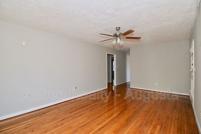 Photo - 2315 Henry Cir