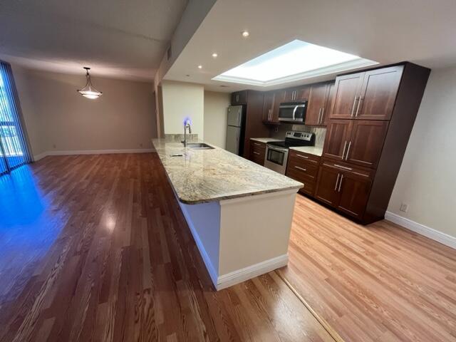 Building Photo - 2255 Lindell Blvd Unit 4209