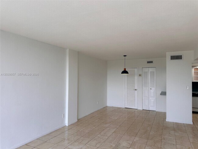 Photo - 2715 Tigertail Ave Unit 506
