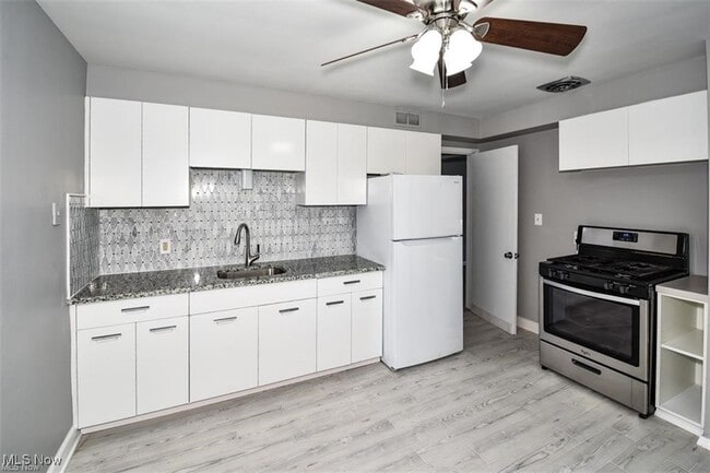 Photo - 2344 Westmoor Rd