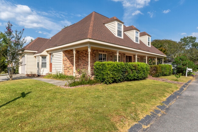 Photo - 15 Mulberry Ln