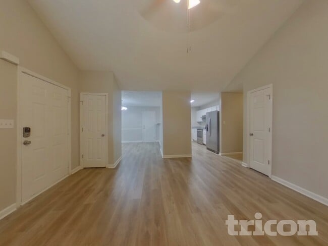 Photo - 40 Bramble Bush Trail