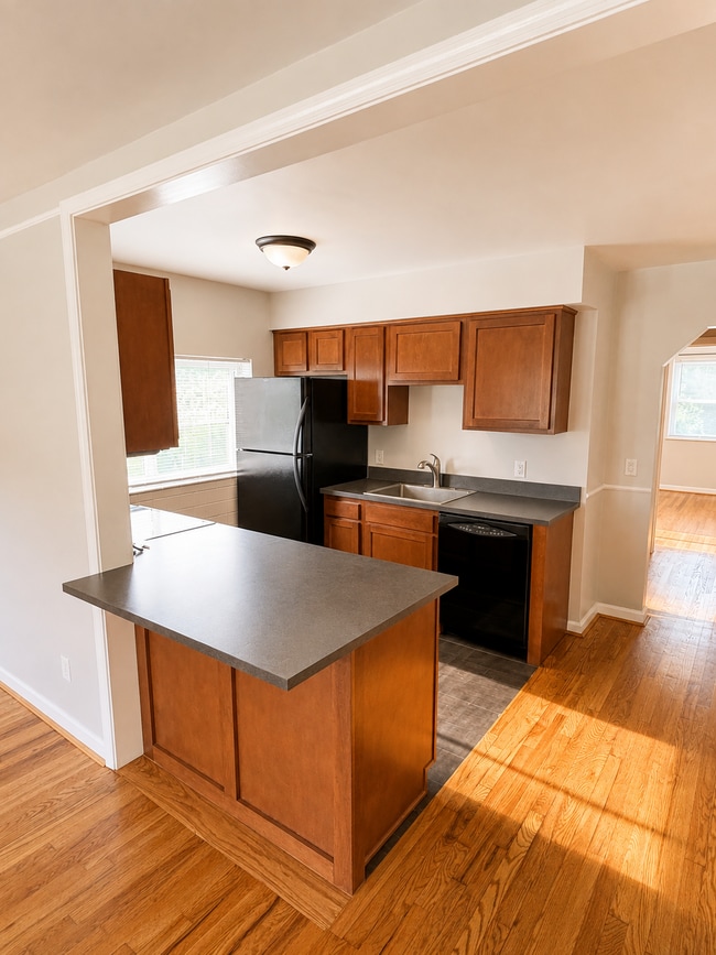 637 Maple Dr Unit B
