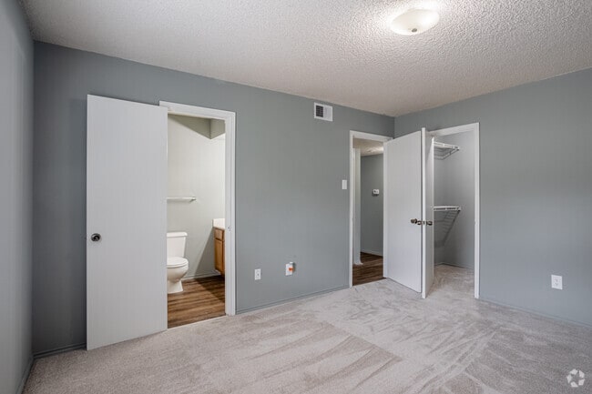 2HAB, 2BA - 950-980SF