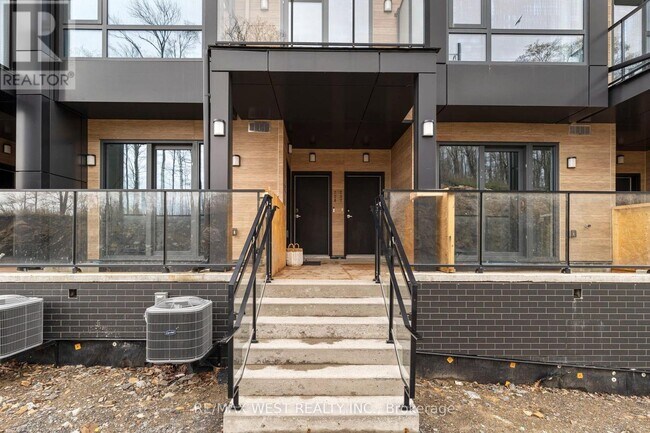 Photo - 119 Town Line Rd E