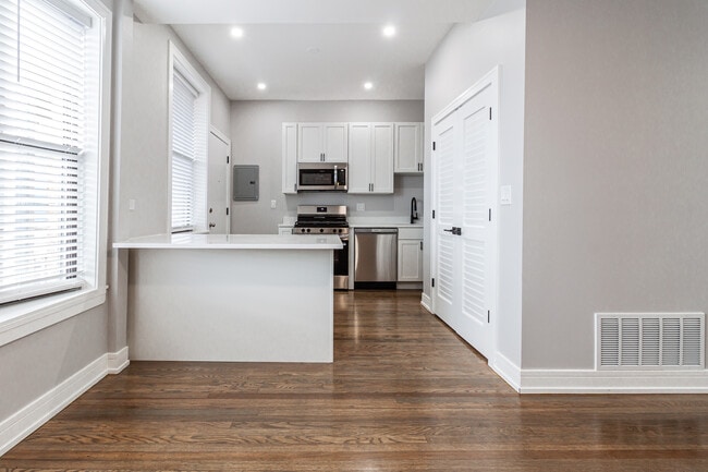 Photo - 3830 N Wilton Ave