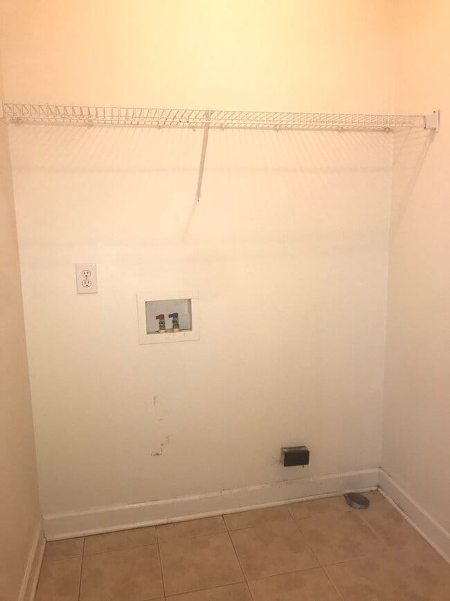 Laundry room - 2702 Lantern Walk SE