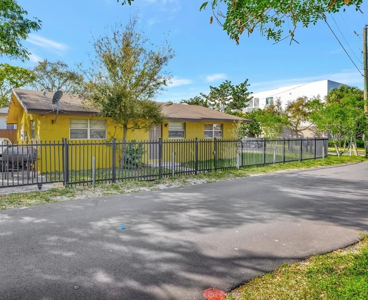 Photo - 1300 NW 7th Ave Casa