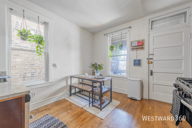 Photo - 2550 N Southport Ave Unidad 1R