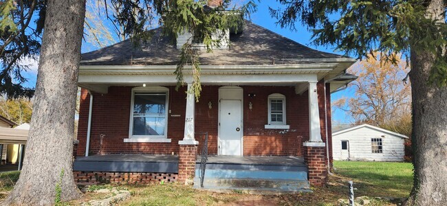 Building Photo - 217 Warrington Ave Rental