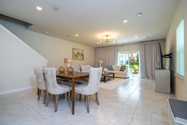 Photo - Discover Comfort and Style: Spacious 3-Bed...