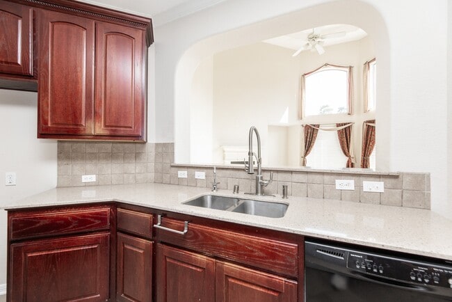 Building Photo - 15435 Stoneridge Park Ln